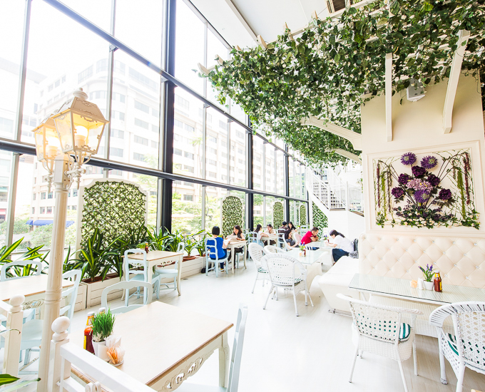 Top 50 mẫu trang trí quán cafe bằng cây xanh đẹp nhất